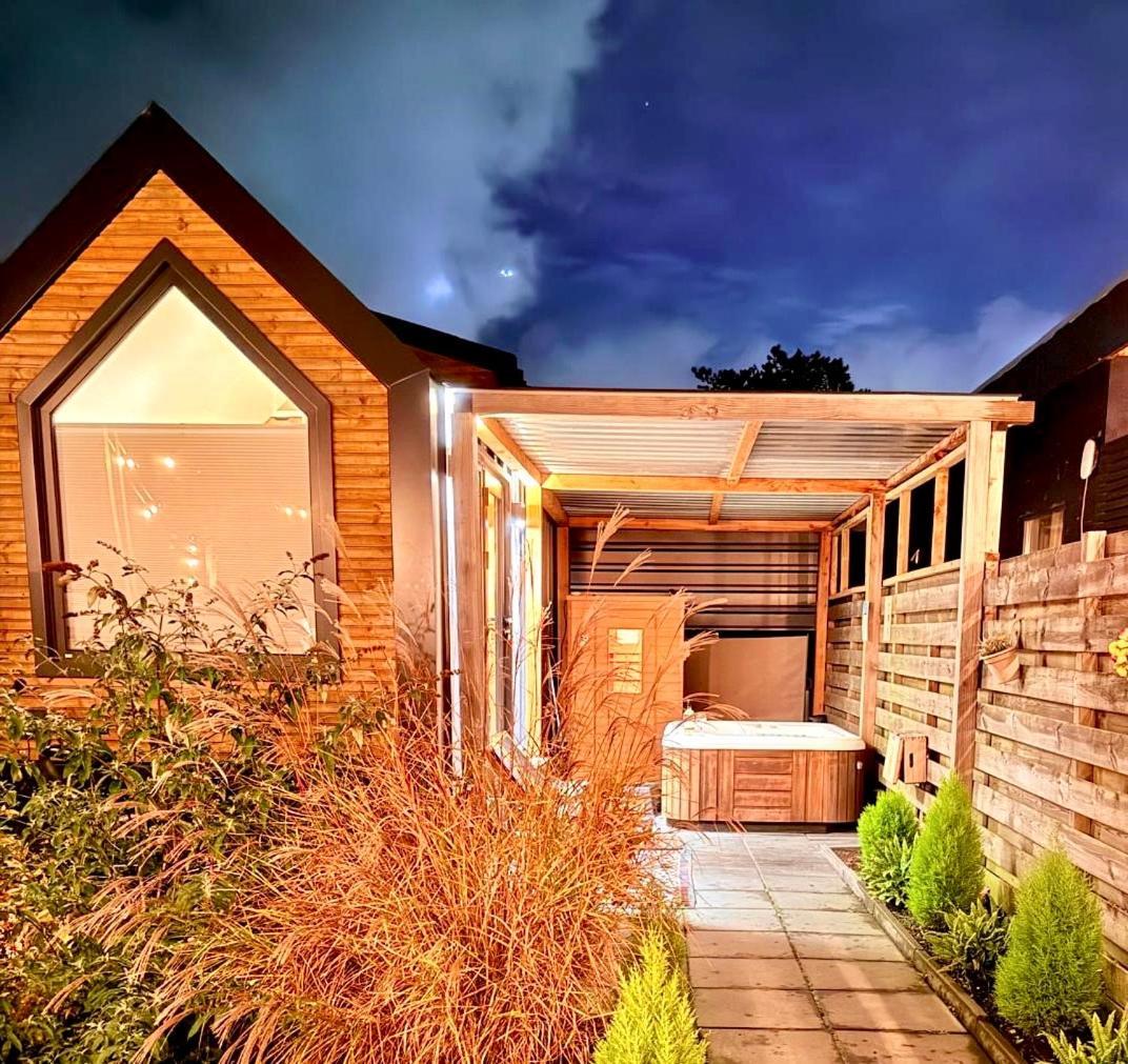Tiny House With Sauna & Jacuzzi Near Amsterdam Vijfhuizen Eksteriør bilde